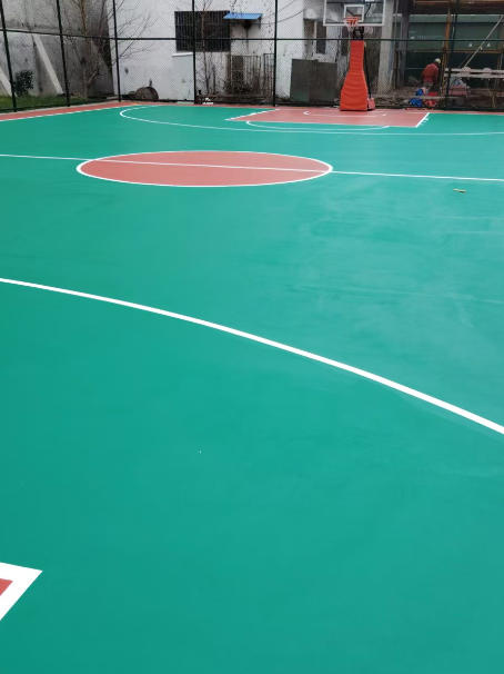潜江 球场长期使用易出现地面开裂